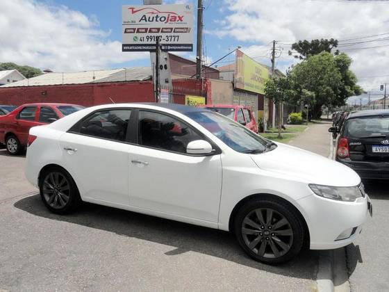 KIA CERATO 1.6 SEDAN 16V GASOLINA 4P MANUAL
